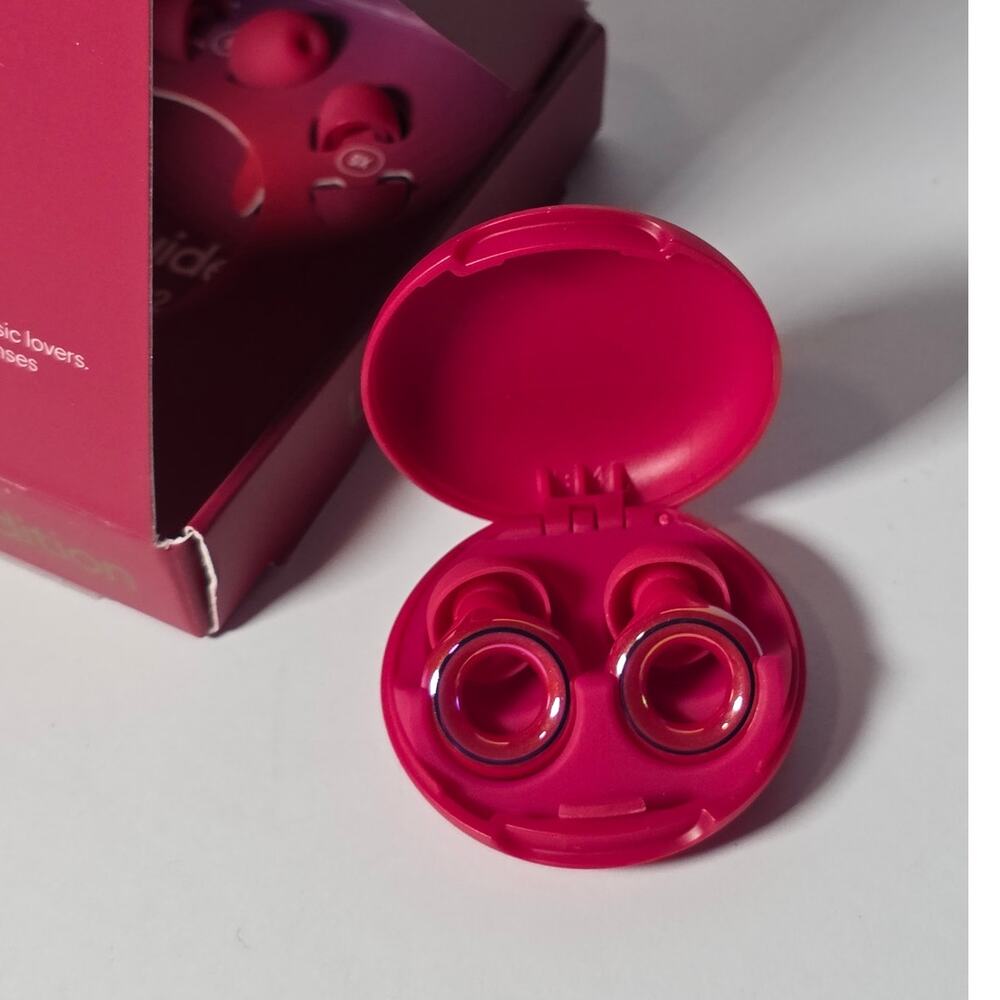 2025 Tomorrowland LOOP Experience 2 Earplugs Holographic Ruby Rare Limited